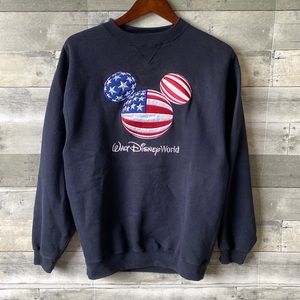 VINTAGE WALT DISNEY MICKEY MOUSE EMBROIDERED USA FLAG SWEATSHIRT BLUE MEN MEDIUM